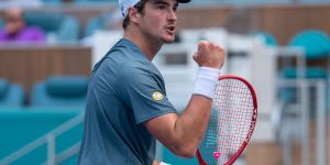 João Fonseca vence estreia em Miami e terá Alcaraz na 2ª rodada