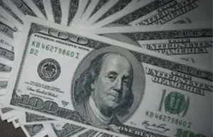 Dólar fecha último pregão em estabilidade, cotado a R$ 4,97