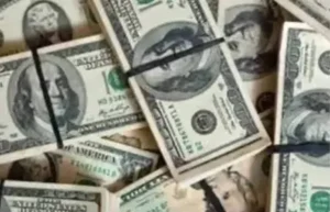Dólar fecha último pregão cotado a R$ 4,89