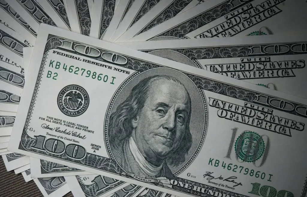 Dólar conclui último pregão em queda de 0,17%, cotado aos R$ 5,15