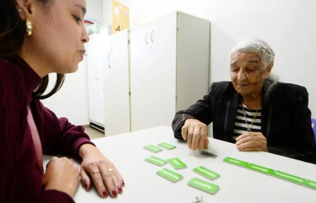 Mais de 2,7 mil municípios solicitam adesão ao programa de atendimento domiciliar para idosos