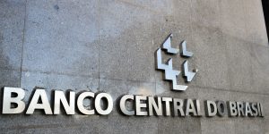 Mercado financeiro eleva previsão da Selic para 13,75% ao ano