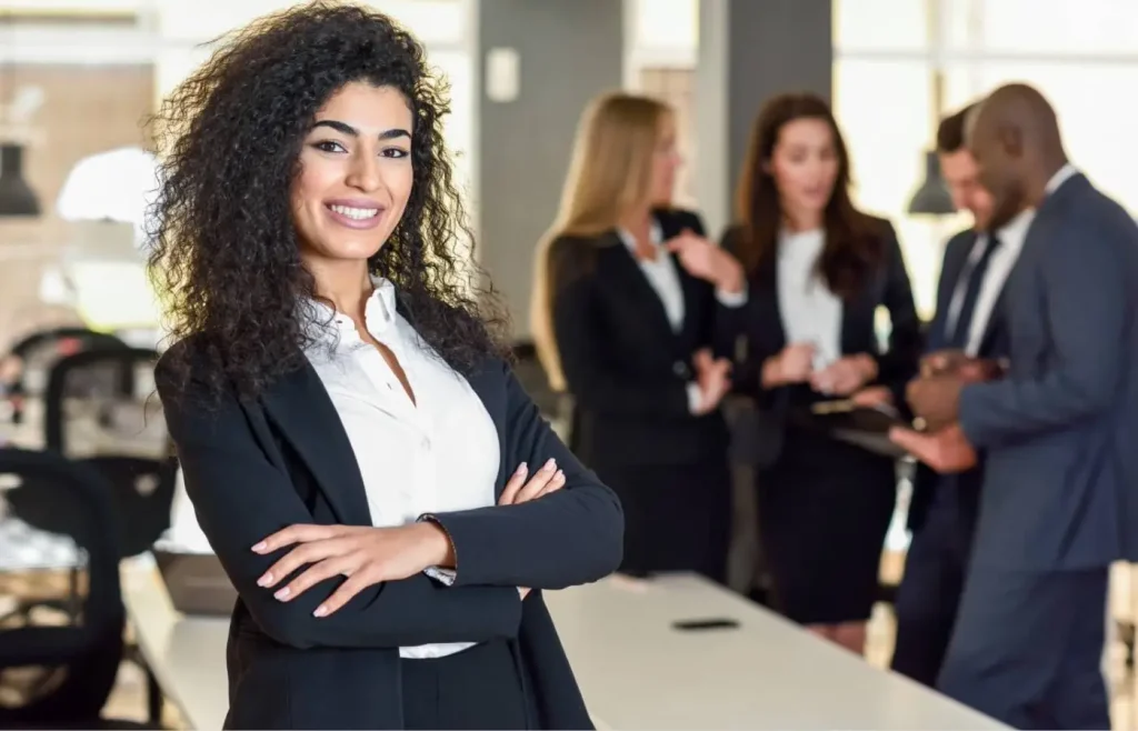 Bate-papo com Elas: webinar gratuito busca fortalecer liderança feminina na indústria