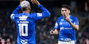 Cruzeiro vence Flamengo e Palmeiras agradece no Brasileirão