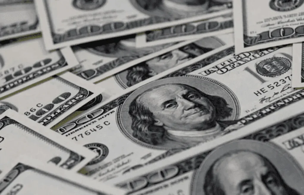Dólar fecha o último pregão cotado a R$ 5,08