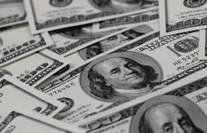 Dólar fecha o último pregão cotado a R$ 5,08