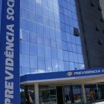 Previsão de gastos com INSS em 2027 é reduzida em R$ 5 bilhões