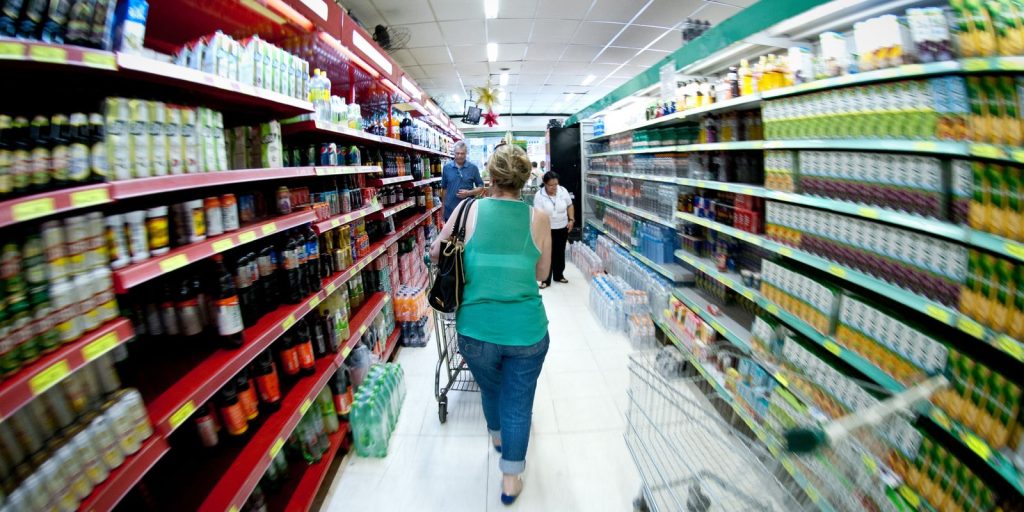 Cesta básica ficou mais barata em 25 capitais em agosto